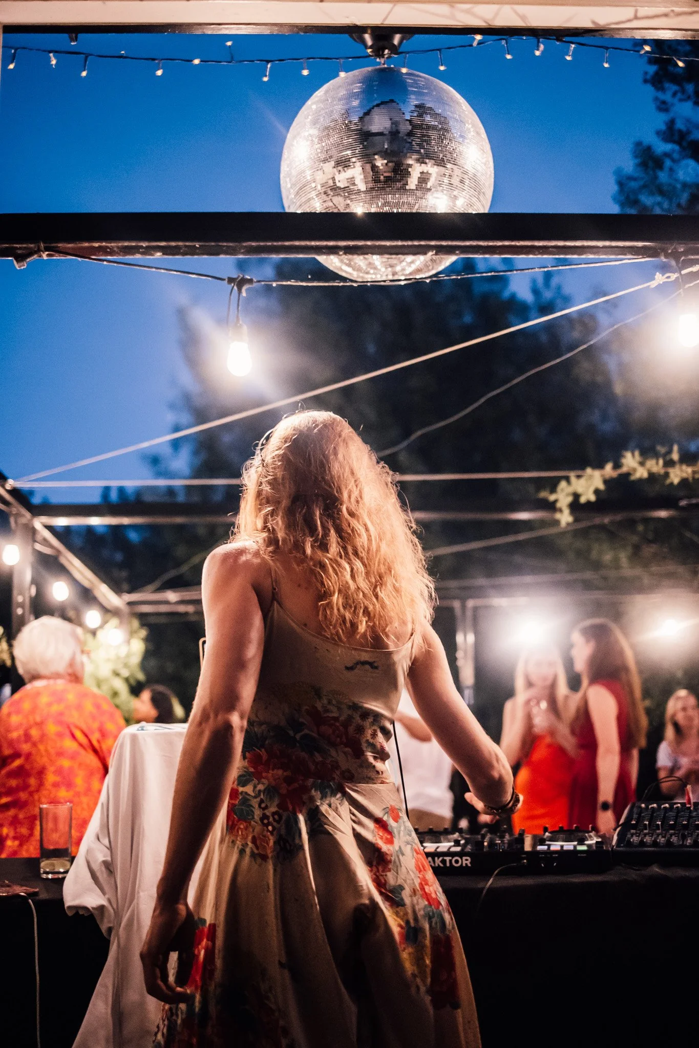Dancing in Nature / Sophie Bolton photo 2